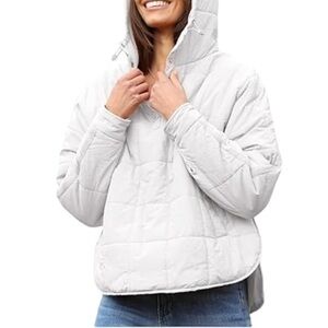 POL quilted Pullover Oversized jacket in winter Size Small Color Cream/Beige